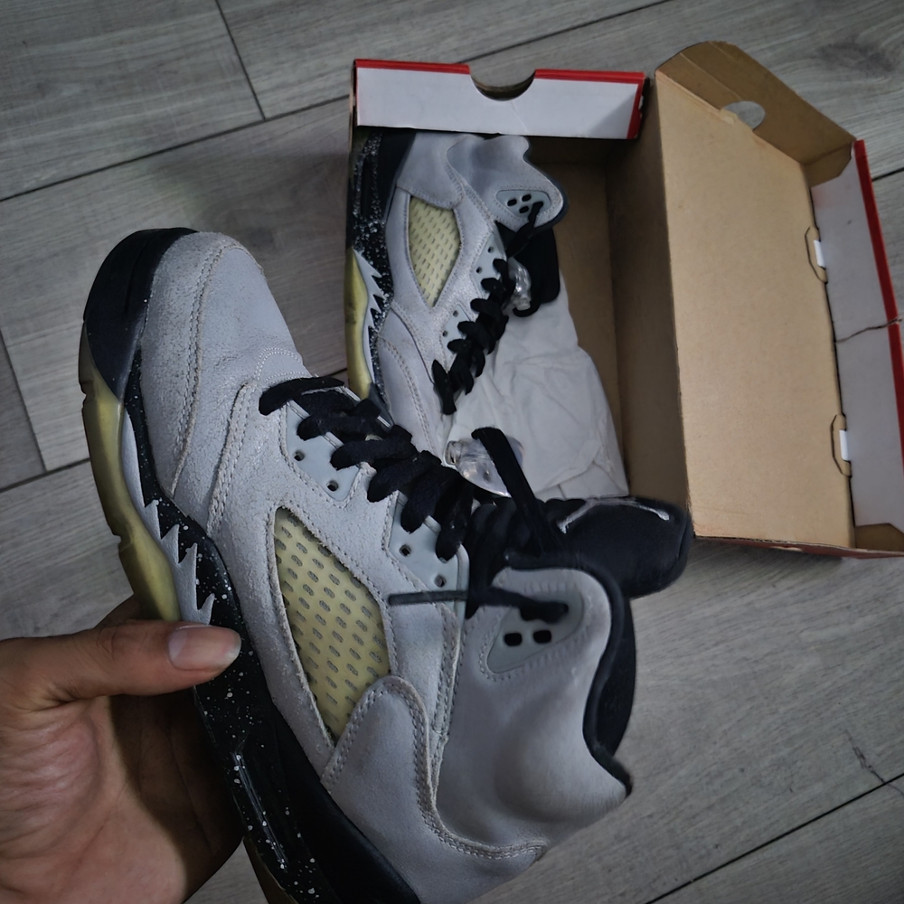 JORDAN 5 Grey/Black Sz 5.5 (KID)